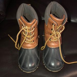 Toddler duck boots size 9